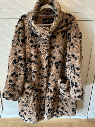Kunstfellmantel mit leoprint - mit,