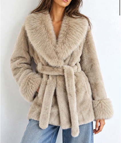 Eleganter beiger faux fur - eleganter, faux-fur